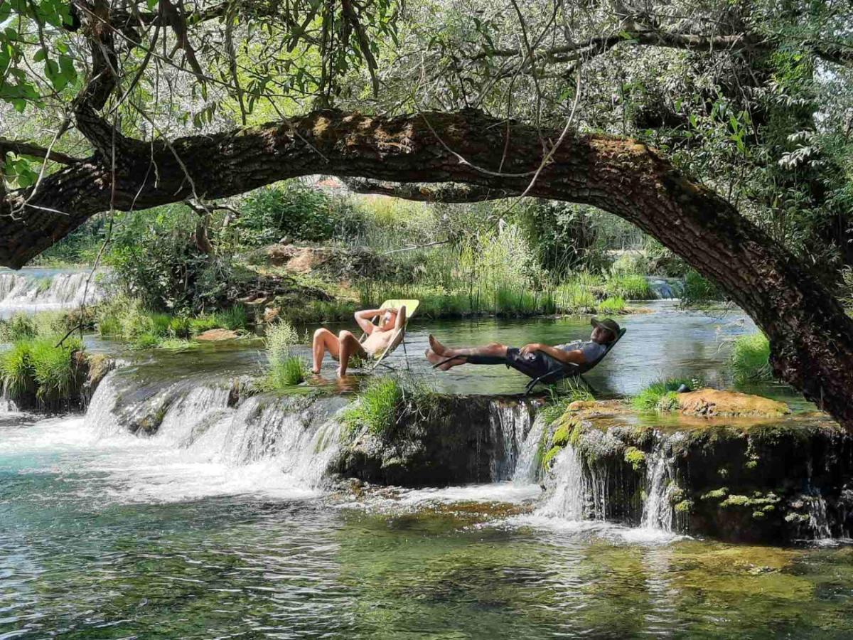River Apartment *